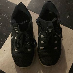 4.5 Y Nike Lebron James sneakers